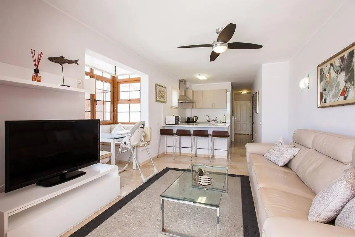 2 Bedroom Apartment For 4 People In Tenerife Costa Adeje  0*, Costa Adeje (Tenerife)